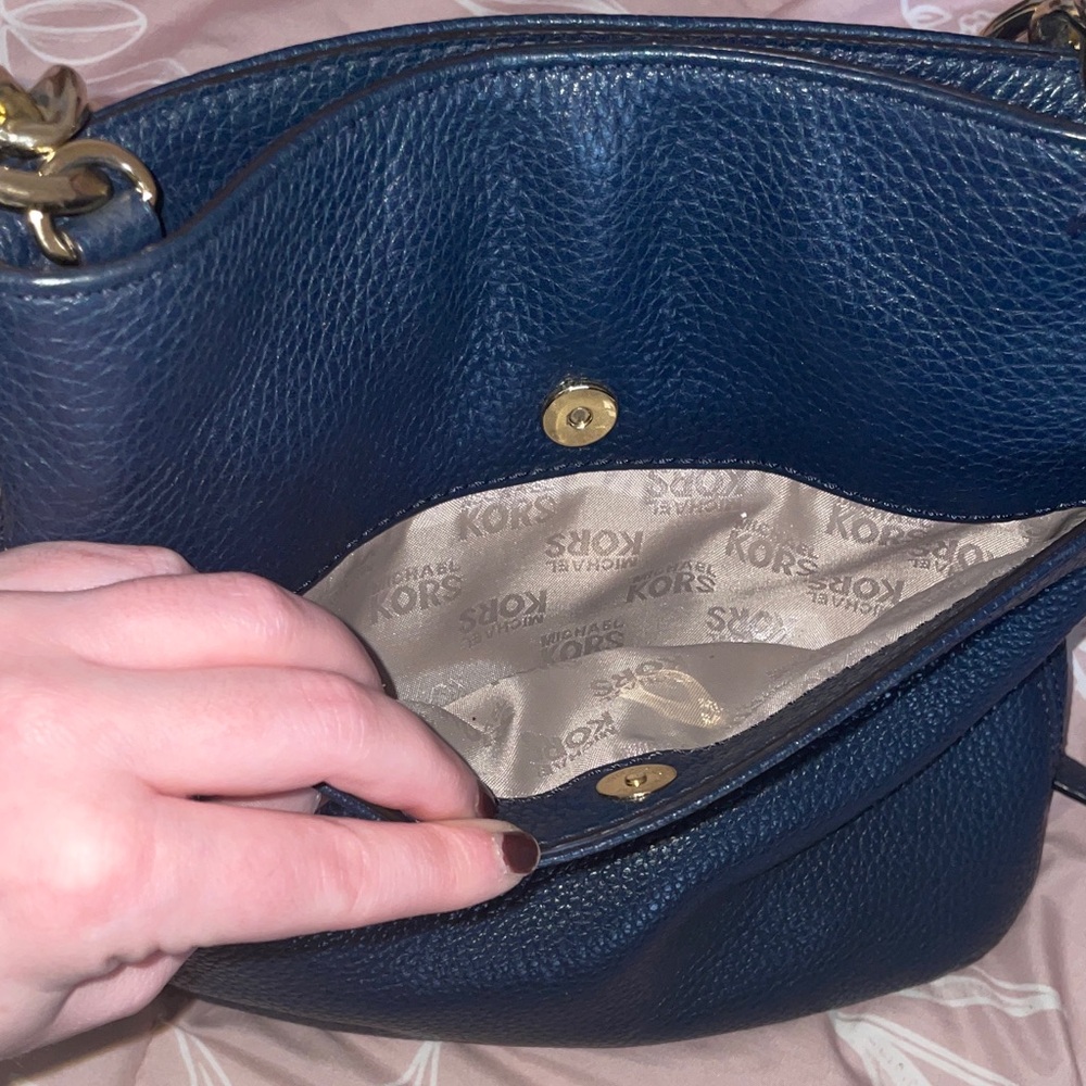 Michael Kors Dark Blue Hamilton Crossbody Bag with Gold Accents - Picture 5 of 15